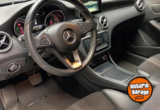 Autos - Mercedes Benz A200 urban 2017 Nafta 90000Km - En Venta