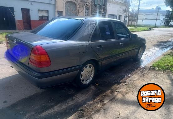 Autos - Mercedes Benz C180 1995 Nafta 348000Km - En Venta