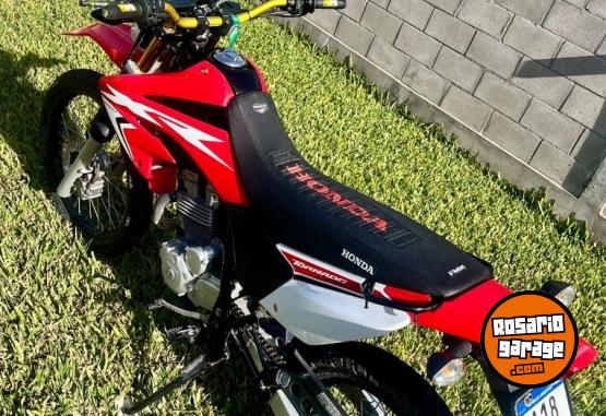 Motos - Honda XR 250 2023 Nafta 8000Km - En Venta
