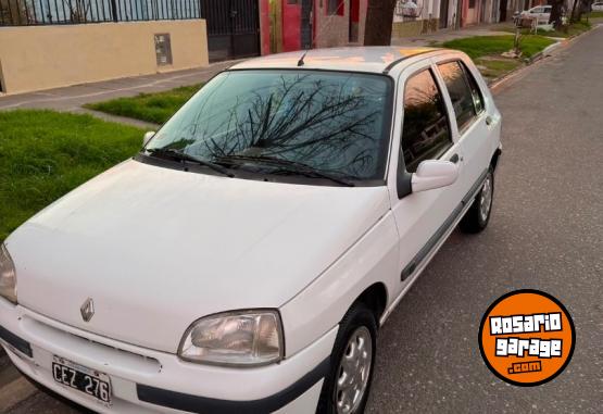 Autos - Renault Clio 1998 Nafta 246000Km - En Venta