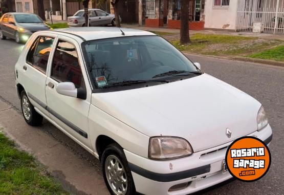 Autos - Renault Clio 1998 Nafta 246000Km - En Venta