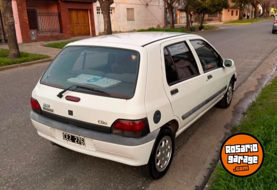 Autos - Renault Clio 1998 Nafta 246000Km - En Venta
