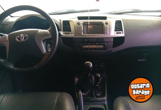 Camionetas - Toyota hilux 3.0 srv cuero 2015 Diesel 206000Km - En Venta