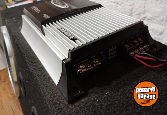 Electrónica - Potencia más boofer de dos parlantes - En Venta