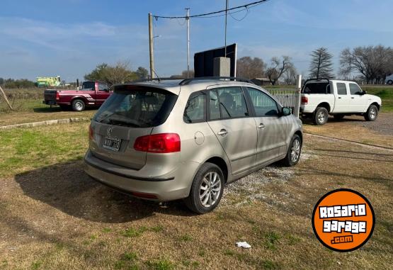 Autos - Volkswagen Suran highline 2014 Nafta 125000Km - En Venta