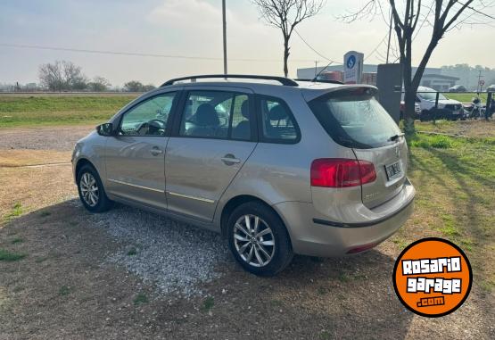 Autos - Volkswagen Suran highline 2014 Nafta 125000Km - En Venta