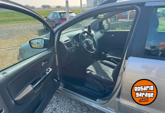 Autos - Volkswagen Suran highline 2014 Nafta 125000Km - En Venta