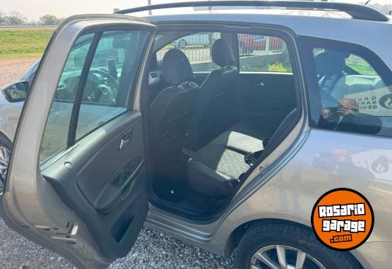 Autos - Volkswagen Suran highline 2014 Nafta 125000Km - En Venta