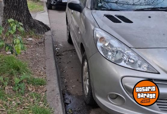 Autos - Peugeot 207 2011 Nafta 130000Km - En Venta