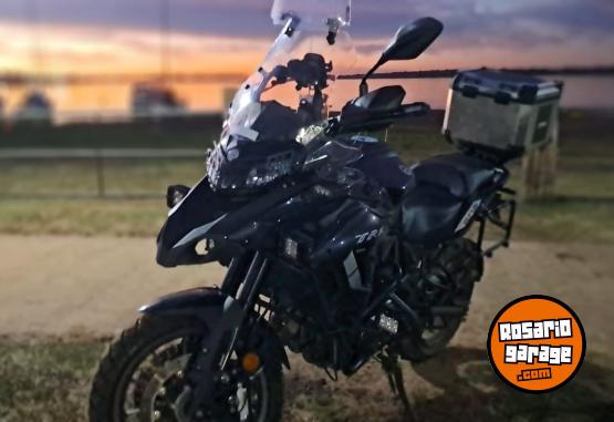 Motos - Benelli trk 502 2023 Nafta 20000Km - En Venta