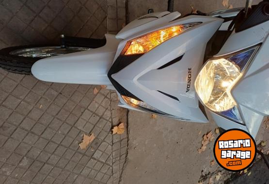 Motos - Honda Wave - 110cc 2021 Nafta 5000Km - En Venta