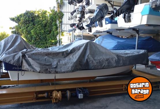 Embarcaciones - TRAKKER 520 MOTOR MERCURY 75 HP Y MOTOR AUXILIAR JOHNSON 5 HP - En Venta