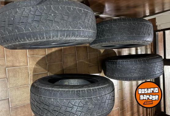 Accesorios para Autos - Cubiertas pirelli 265/65 R17 - En Venta