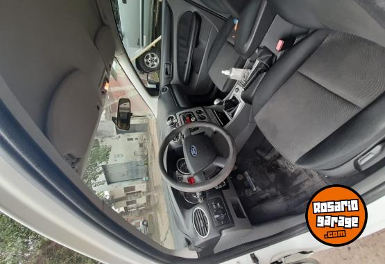 Autos - Ford Exe 2.0 2009 Nafta 180000Km - En Venta