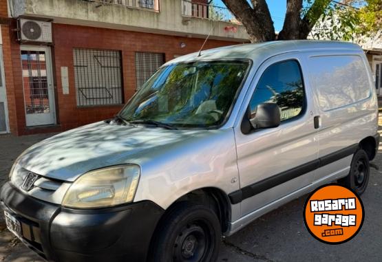 Utilitarios - Peugeot Partner 2011 GNC 111111Km - En Venta