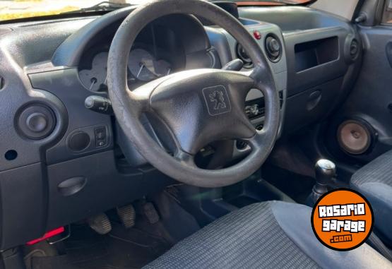 Utilitarios - Peugeot Partner 2011 GNC 111111Km - En Venta