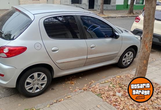 Autos - Peugeot 207 2013 Nafta 101000Km - En Venta