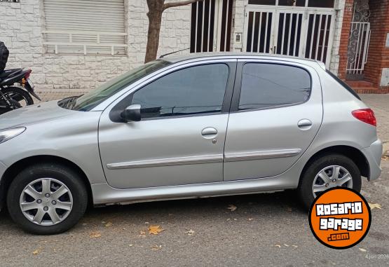 Autos - Peugeot 207 2013 Nafta 101000Km - En Venta