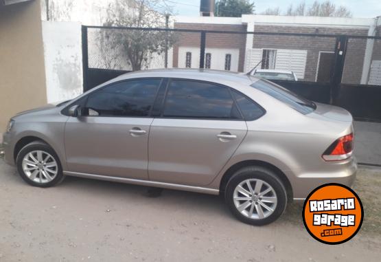 Autos - Volkswagen Polo Comfortline 2018 Nafta 93000Km - En Venta