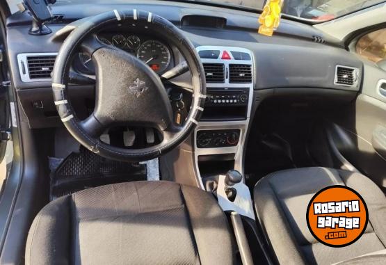 Autos - Peugeot Sedan 2010 Nafta 175000Km - En Venta