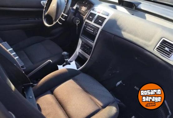 Autos - Peugeot Sedan 2010 Nafta 175000Km - En Venta