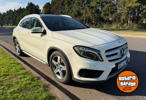 Autos - Mercedes Benz GLA 2017 Nafta 105000Km - En Venta