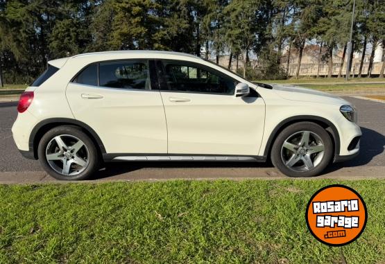 Autos - Mercedes Benz GLA 2017 Nafta 105000Km - En Venta