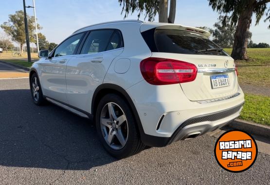 Autos - Mercedes Benz GLA 2017 Nafta 105000Km - En Venta