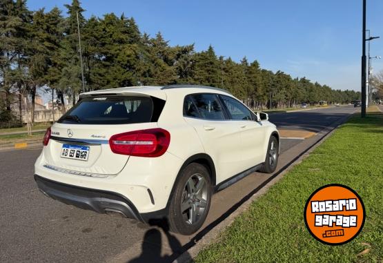 Autos - Mercedes Benz GLA 2017 Nafta 105000Km - En Venta