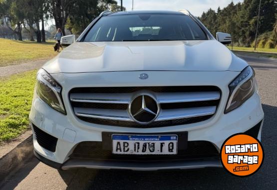 Autos - Mercedes Benz GLA 2017 Nafta 105000Km - En Venta