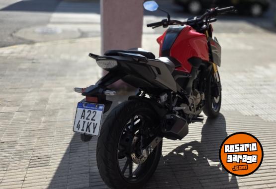 Motos - Honda Cb300 2024 Nafta 6000Km - En Venta