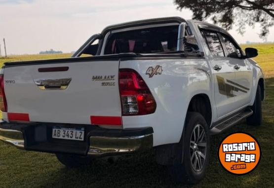 Camionetas - Toyota Hilux srx 2.8 2017 Diesel 160000Km - En Venta