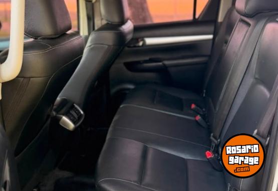 Camionetas - Toyota Hilux srx 2.8 2017 Diesel 160000Km - En Venta