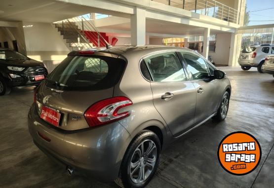 Autos - Peugeot 208 2015 Nafta 129600Km - En Venta