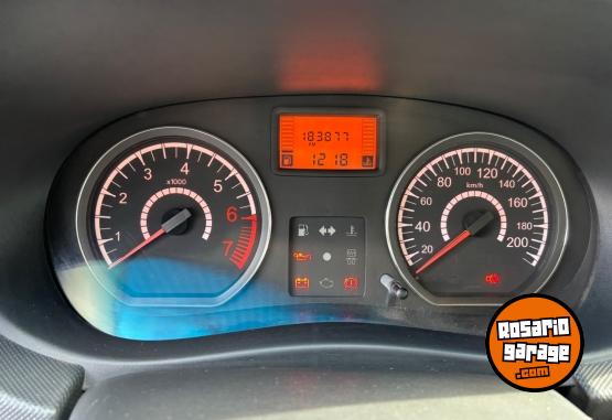 Autos - Renault Logan 2012 Nafta 183000Km - En Venta