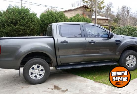 Camionetas - Ford Ranger XLS 2017 Diesel 198000Km - En Venta