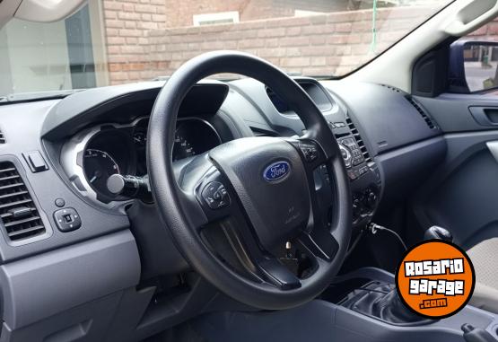 Camionetas - Ford Ranger XLS 2017 Diesel 198000Km - En Venta