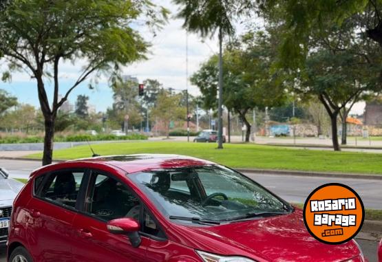 Autos - Ford Fiesta Titanium 2011 Nafta 197000Km - En Venta