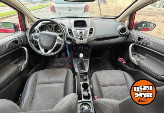 Autos - Ford Fiesta Titanium 2011 Nafta 197000Km - En Venta