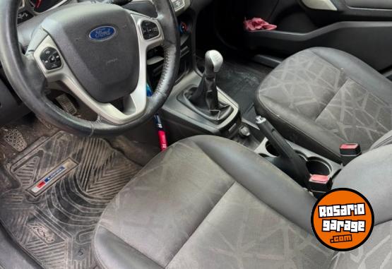 Autos - Ford Fiesta Titanium 2011 Nafta 197000Km - En Venta