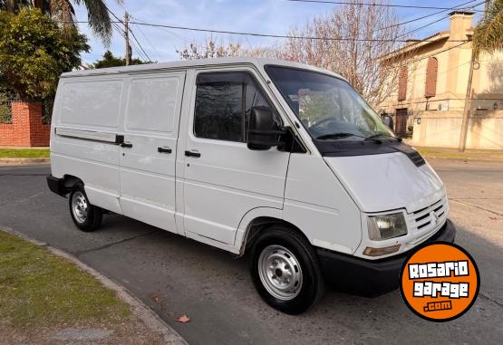 Utilitarios - Renault Trafic larga 2002 Diesel 480Km - En Venta