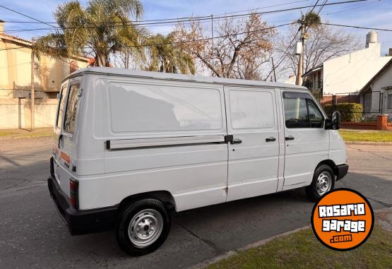 Utilitarios - Renault Trafic larga 2002 Diesel 480Km - En Venta