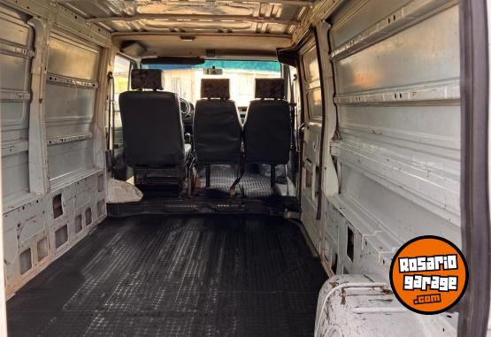 Utilitarios - Renault Trafic larga 2002 Diesel 480Km - En Venta