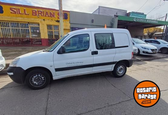 Utilitarios - Peugeot Partner kangoo 2017 Diesel 1Km - En Venta