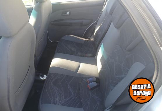 Autos - Fiat Siena 1.4 2017 GNC 187000Km - En Venta