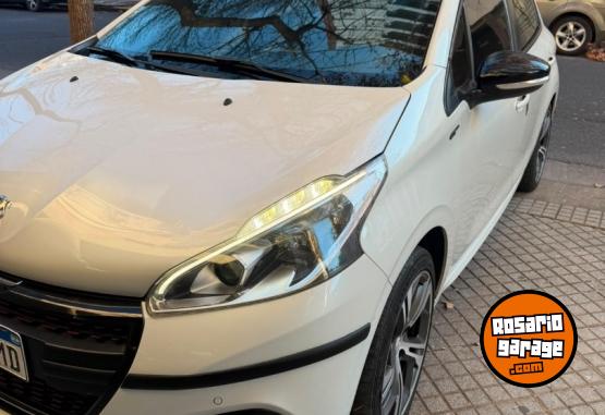 Autos - Peugeot 208 GT 2016 Nafta 102000Km - En Venta