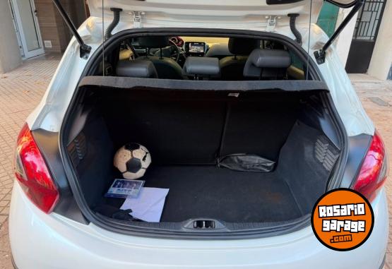 Autos - Peugeot 208 GT 2016 Nafta 102000Km - En Venta