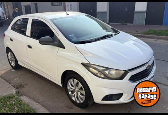 Autos - Chevrolet Ónix LT 2017 Nafta 95000Km - En Venta