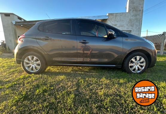 Autos - Peugeot 208 Active 2019 Nafta 80000Km - En Venta
