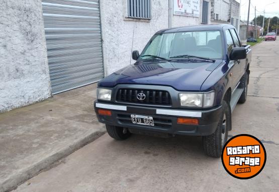 Camionetas - Toyota Hilux 2003 Diesel 180000Km - En Venta
